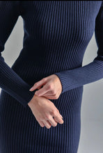 Load image into Gallery viewer, Flakii Reversible Merino Dress
